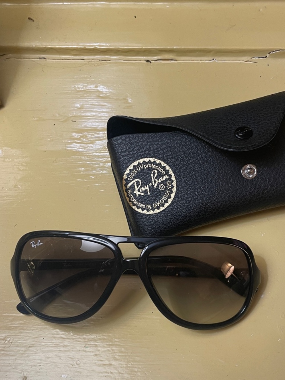 Ray-Ban Black Frame Brown Gradient Lens Sunglasses